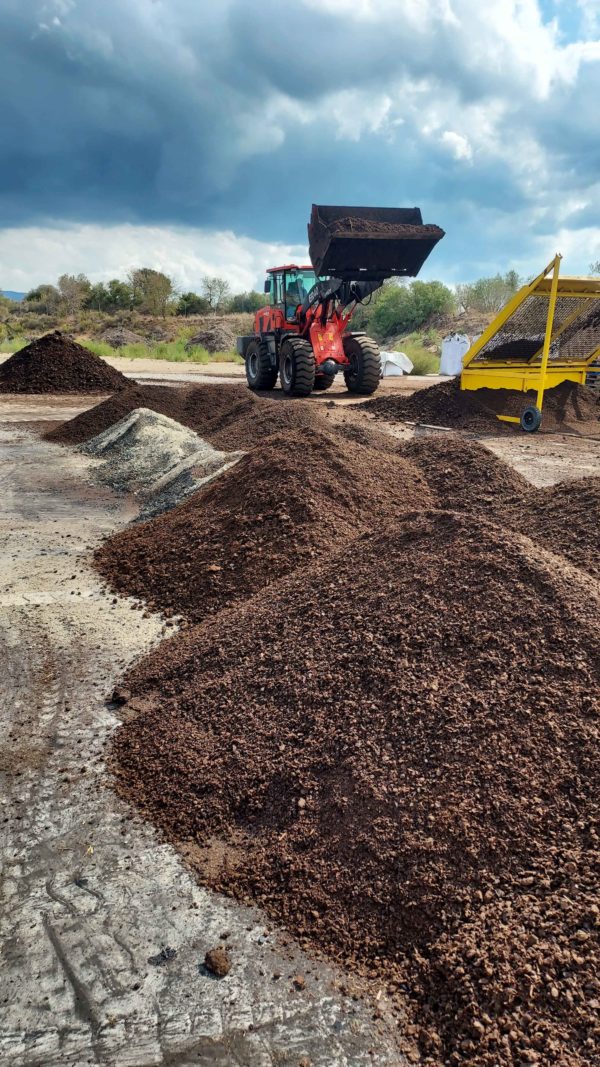 preparación abono orgánico con biochar